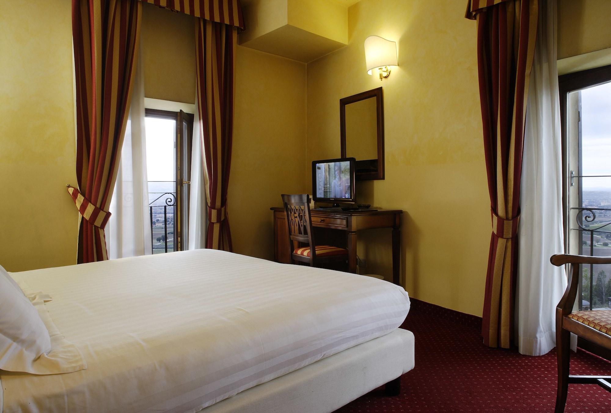 Giotto Hotel & Spa Assisi Bagian luar foto