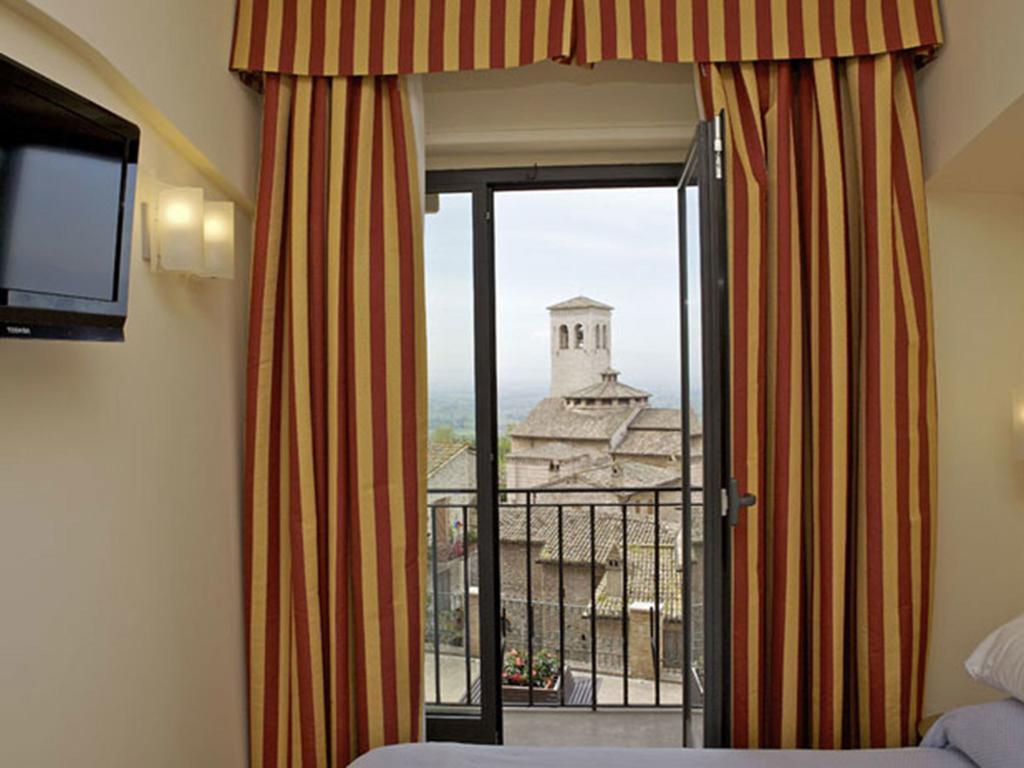 Giotto Hotel & Spa Assisi Ruang foto