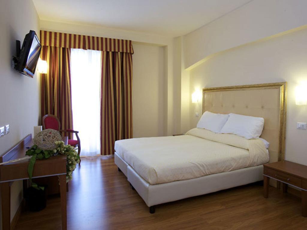 Giotto Hotel & Spa Assisi Ruang foto